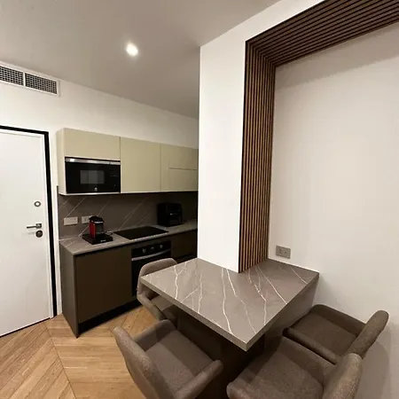 Appartement Bilocale Luxury A 50 Mt Dalla Stazione Di Milan