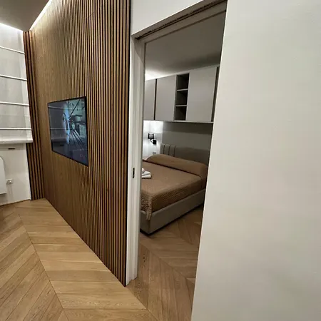 Bilocale Luxury A 50 Mt Dalla Stazione Di Appartement