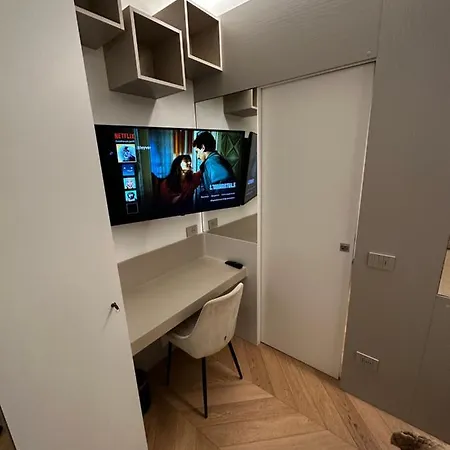 Bilocale Luxury A 50 Mt Dalla Stazione Di Apartamento